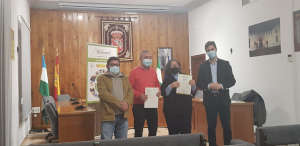 Entrega de diplomas del curso Elaboración de productos a raíz del aceite de oliva Ed. 6 en Mengíbar